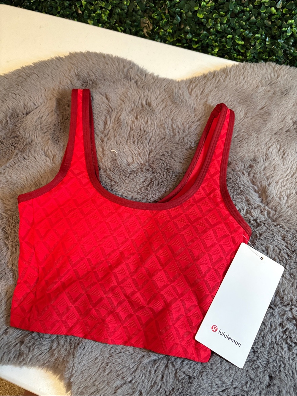 NWT lululemon athletica Red Textured Scoop Sports Bra Size XXS